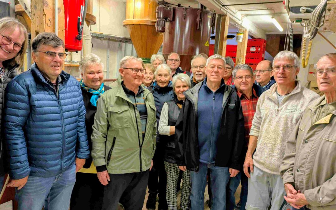 Wenn das Mehl ist schön und recht, lobt man den Müller und den Knecht!