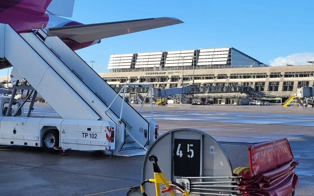 Regionalverband Stuttgart im „Skyland“ – Flughafenführung „flySTR“